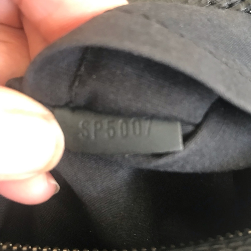 *SOLD* Louis Vuitton Speedy Epi Black 35 - Picture 5 of 8